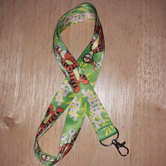 Disney Green Winnie the Pooh Tiger Lanyard & Clip - Picture 3 of 7